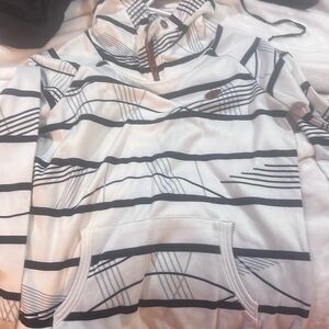 Wanakome sweatshirt like new women’s medium